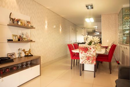 Apartamento à venda com 115m², 2 quartos e 2 vagasSala