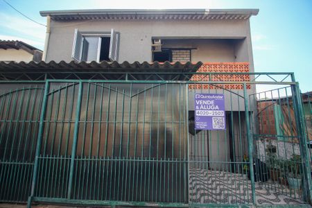 Casa à venda com 83m², 3 quartos e 1 vagaFachada