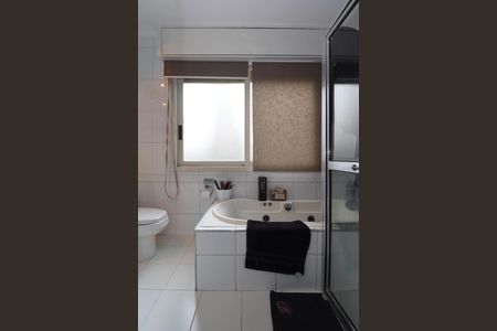 Apartamento para alugar com 180m², 3 quartos e 1 vaga Apartamento para alugar com 180m², 3 quartos e 1 vagaBanheiro da Suíte 1