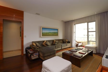 Apartamento para alugar com 180m², 3 quartos e 1 vaga Apartamento para alugar com 180m², 3 quartos e 1 vagaSala