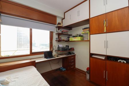 Apartamento para alugar com 180m², 3 quartos e 1 vaga Apartamento para alugar com 180m², 3 quartos e 1 vagaQuarto
