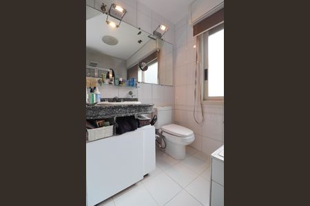 Apartamento para alugar com 180m², 3 quartos e 1 vaga Apartamento para alugar com 180m², 3 quartos e 1 vagaBanheiro da Suíte 1