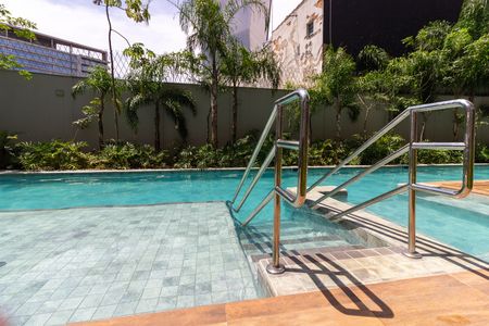 Studio para alugar com 27m², 1 quarto e sem vaga Studio para alugar com 27m², 1 quarto e sem vagaÁrea comum - Piscina