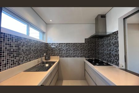 Apartamento para alugar com 180m², 2 quartos e 2 vagas Apartamento para alugar com 180m², 2 quartos e 2 vagasCozinha