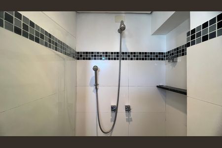 Apartamento para alugar com 180m², 2 quartos e 2 vagas Apartamento para alugar com 180m², 2 quartos e 2 vagasBanheiro da Suíte