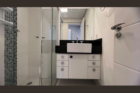 Apartamento para alugar com 180m², 2 quartos e 2 vagas Apartamento para alugar com 180m², 2 quartos e 2 vagasBanheiro Social
