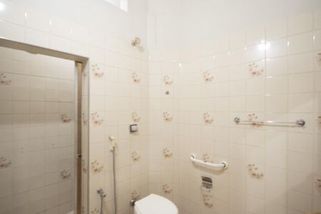 Casa à venda com 108m², 3 quartos e 1 vagaBanheiro