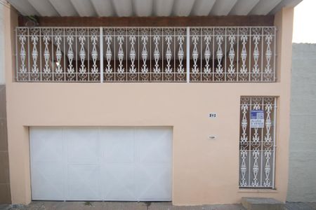 Casa à venda com 108m², 3 quartos e 1 vagaFachada com Plaquinha