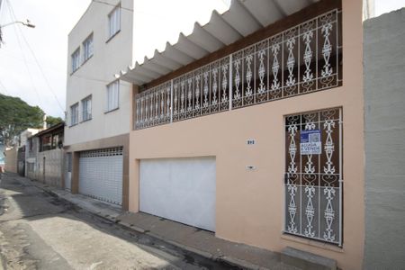 Casa à venda com 108m², 3 quartos e 1 vagaFachada com Plaquinha