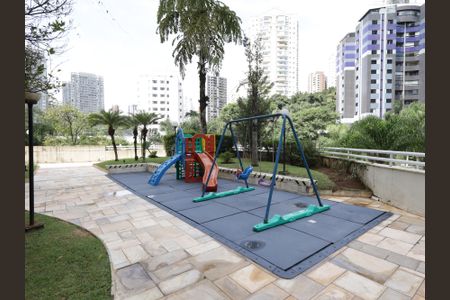 Apartamento à venda com 85m², 2 quartos e 2 vagasÁrea comum - Playground