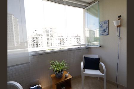Apartamento à venda com 85m², 2 quartos e 2 vagasVaranda da Sala