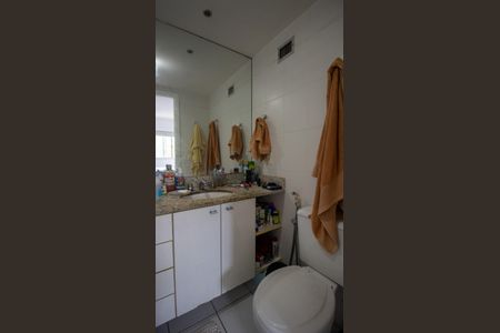 Apartamento à venda com 71m², 2 quartos e 1 vagaBanheiro da Suíte