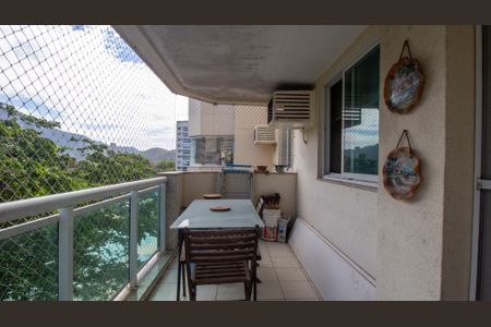 Apartamento à venda com 71m², 2 quartos e 1 vagaVaranda
