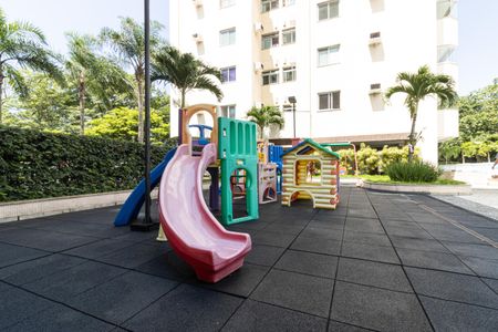 Apartamento à venda com 71m², 2 quartos e 1 vagaÁrea Comum - Playground
