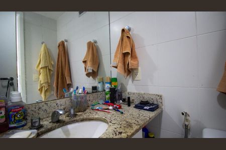 Apartamento à venda com 71m², 2 quartos e 1 vagaBanheiro da Suíte