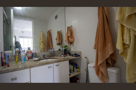 Apartamento à venda com 71m², 2 quartos e 1 vagaBanheiro da Suíte