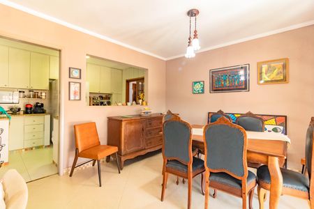 Casa à venda com 225m², 3 quartos e 3 vagasSala