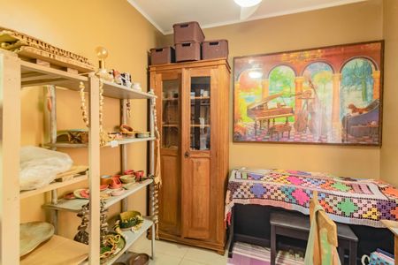 Casa à venda com 225m², 3 quartos e 3 vagasQuarto de Serviço