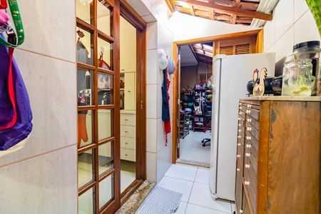 Casa à venda com 225m², 3 quartos e 3 vagasÁrea de Serviço