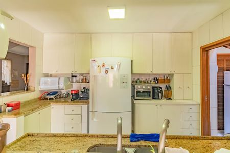 Casa à venda com 225m², 3 quartos e 3 vagasCozinha