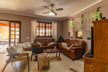 Casa à venda com 225m², 3 quartos e 3 vagasSala