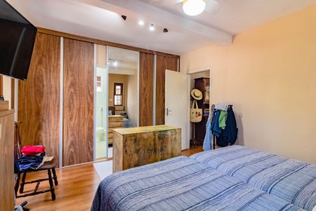 Casa à venda com 225m², 3 quartos e 3 vagasSuíte