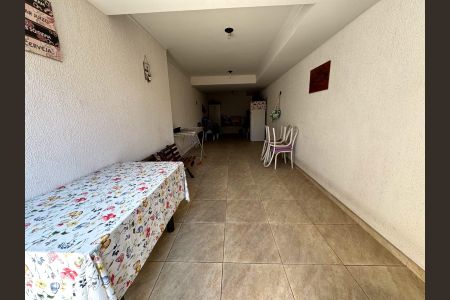 Casa à venda com 160m², 3 quartos e 2 vagas Casa à venda com 160m², 3 quartos e 2 vagasÁrea Externa