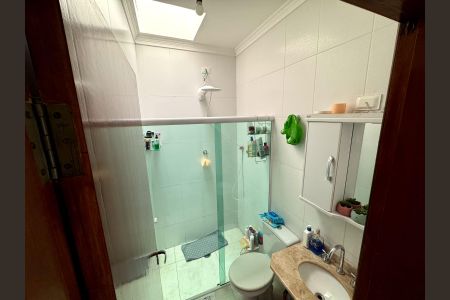 Casa à venda com 160m², 3 quartos e 2 vagas Casa à venda com 160m², 3 quartos e 2 vagasBanheiro Social