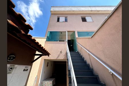 Casa à venda com 160m², 3 quartos e 2 vagas Casa à venda com 160m², 3 quartos e 2 vagasEscada externa