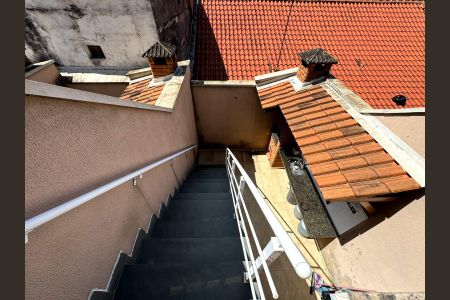 Casa à venda com 160m², 3 quartos e 2 vagas Casa à venda com 160m², 3 quartos e 2 vagasEscada externa