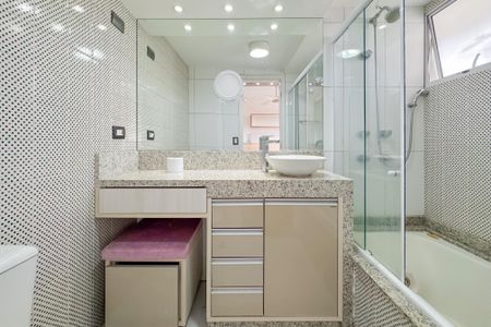 Apartamento à venda com 105m², 3 quartos e 1 vagaBanheiro da Suíte