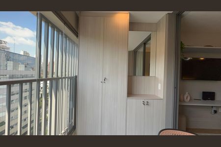 Studio à venda com 28m², 1 quarto e sem vaga Studio à venda com 28m², 1 quarto e sem vagaVaranda