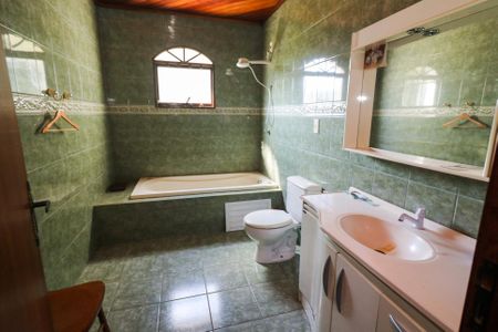 Casa à venda com 402m², 5 quartos e 5 vagasBanheiro 2