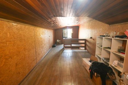 Casa à venda com 402m², 5 quartos e 5 vagasSótão da casa