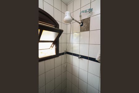 Casa à venda com 402m², 5 quartos e 5 vagasBanheiro 1