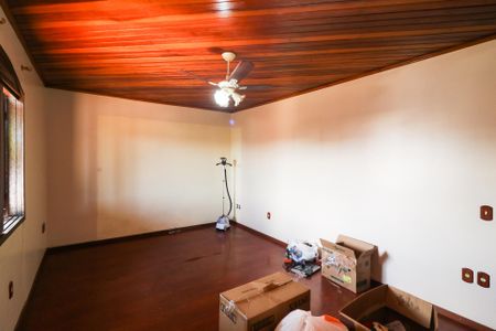 Casa à venda com 402m², 5 quartos e 5 vagasQuarto 4