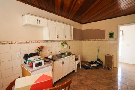 Casa à venda com 402m², 5 quartos e 5 vagasCozinha 2