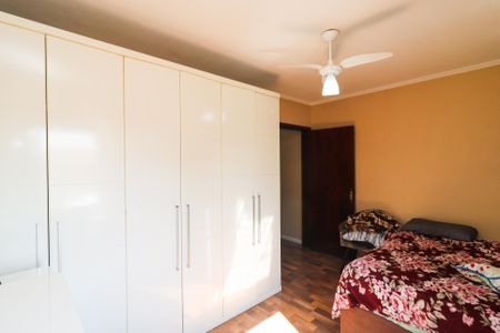 Casa à venda com 402m², 5 quartos e 5 vagasQuarto