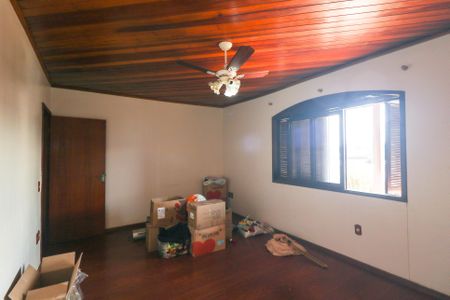 Casa à venda com 402m², 5 quartos e 5 vagasQuarto 4