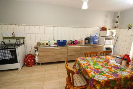 Casa à venda com 402m², 5 quartos e 5 vagasCozinha 1