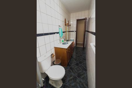 Casa à venda com 402m², 5 quartos e 5 vagasBanheiro 1