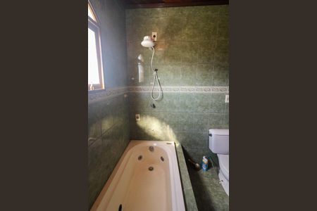 Casa à venda com 402m², 5 quartos e 5 vagasBanheiro 2