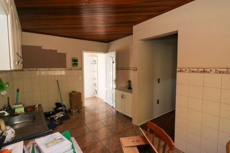 Casa à venda com 402m², 5 quartos e 5 vagasCozinha 2