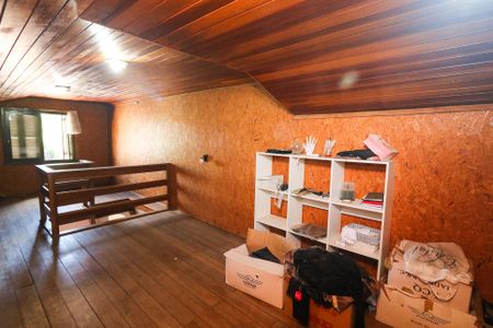 Casa à venda com 402m², 5 quartos e 5 vagasSótão da casa