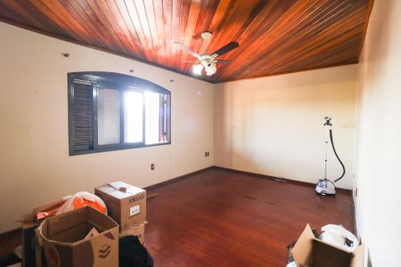 Casa à venda com 402m², 5 quartos e 5 vagasQuarto 4