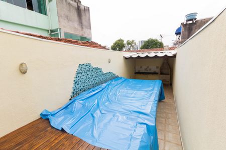 Casa à venda com 200m², 3 quartos e 4 vagas Casa à venda com 200m², 3 quartos e 4 vagasPiscina