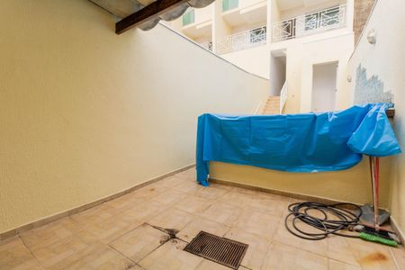 Casa à venda com 200m², 3 quartos e 4 vagas Casa à venda com 200m², 3 quartos e 4 vagasPiscina