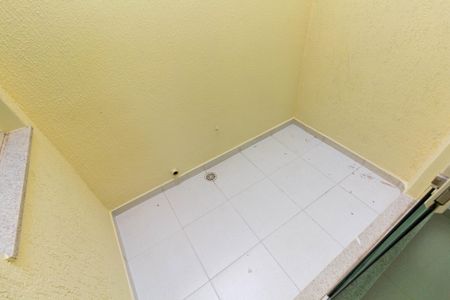 Casa à venda com 200m², 3 quartos e 4 vagas Casa à venda com 200m², 3 quartos e 4 vagasJardim de Inverno