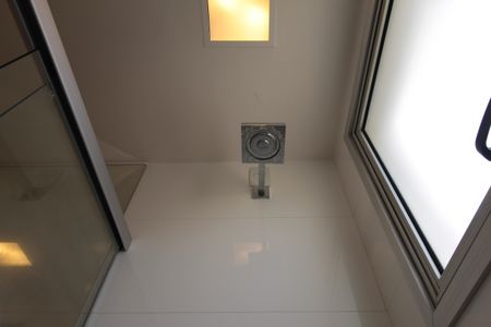 Apartamento à venda com 1427m², 2 quartos e 4 vagasBanheiro da Suíte