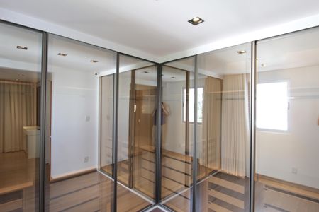 Apartamento à venda com 1427m², 2 quartos e 4 vagasCloset da Suíte